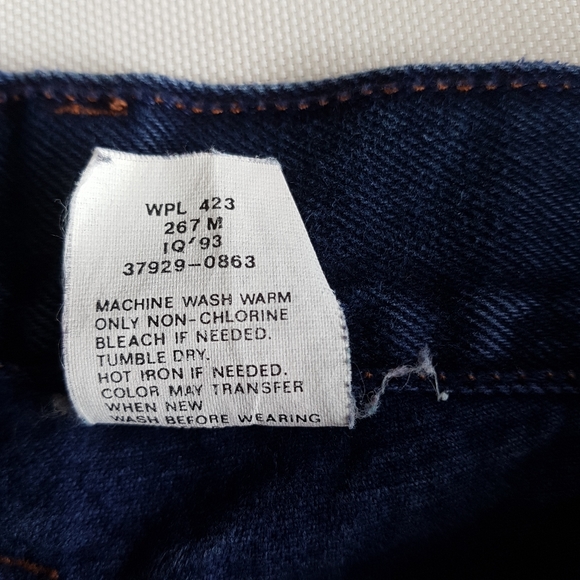 Vtg 90s Big Patch Levi's Denim Shorts - Picture 6 of 9